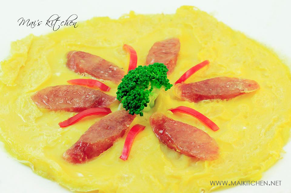 Trứng tráng lạp xưởng